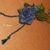 Tradera Bordsdekoration med blå blommor blå kulor guldband murgröna kottar Ljusmanschett| Bryllups-borddækning & Dekorationer