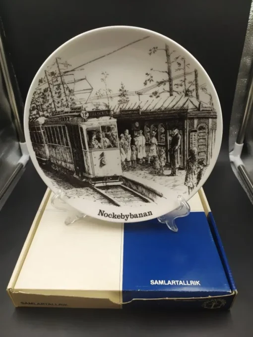 Best Sale Brommatallriken - Nockebybanan - 1981 - Gustavsberg Keramik & Porcelæn, Svensk