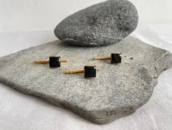 Tradera Bröstknappar ,Frackknappar Förgylla med svart fyrkantig sten. Mycket fina! Retro> Manchetknapper