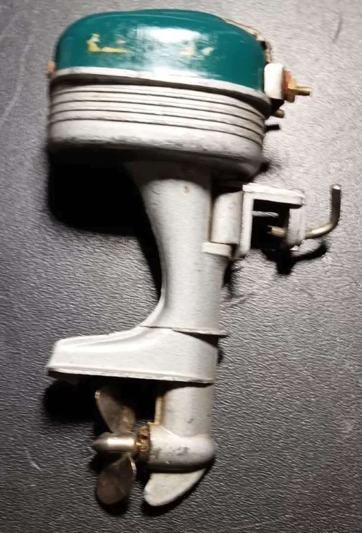 Tradera BÅTMOTOR från 50-talet till LEKSAKSBÅTAR Funktionstestad fungerar utmärkt| Modelmotorer