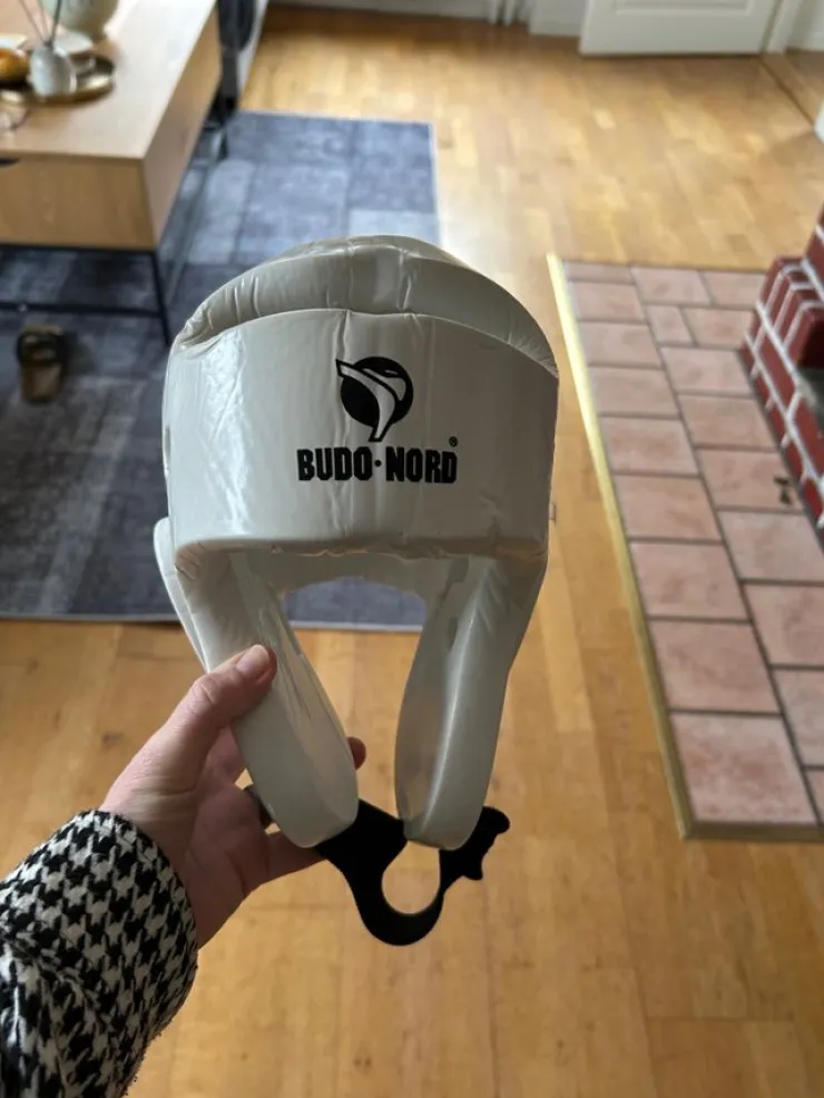 Tradera Budo-Nord huvudskydd, storlek L> Kampsport