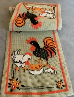 Best Sale Charmig löpare till påsk** Handbroderier på gråbeige väv** 94 x 23 cm Tekstiler