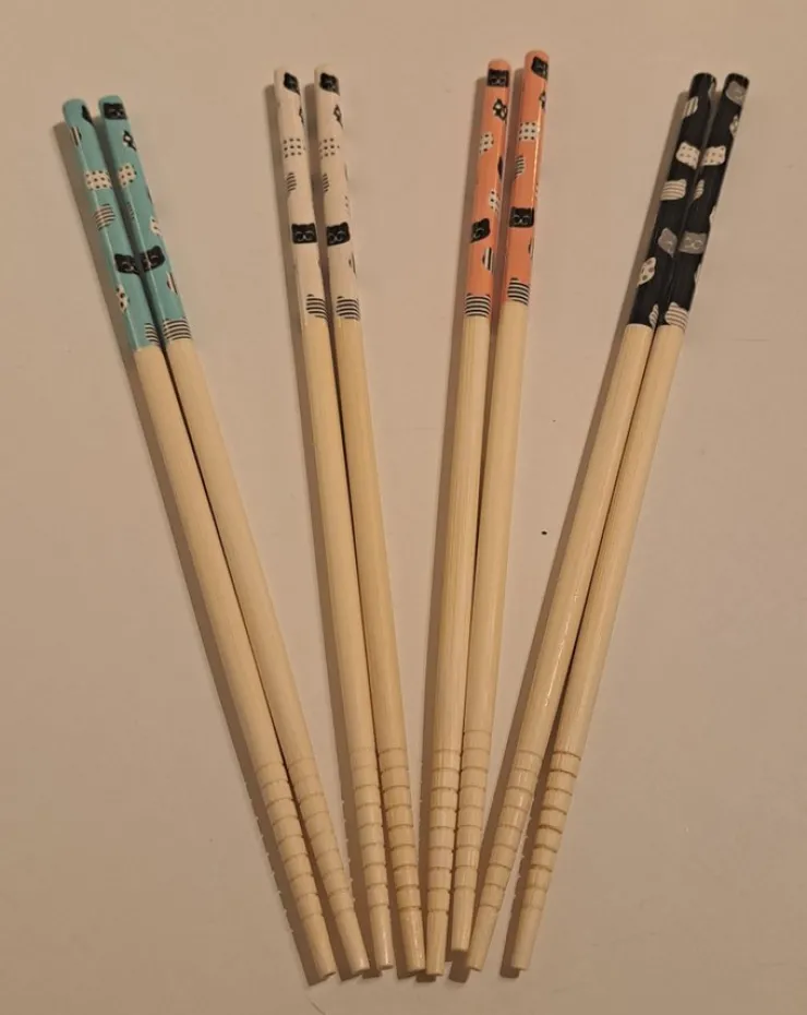 Tradera Chopsticks med kattmotiv - ätpinnar - givetvis oanvända| Husholdningsartikler