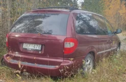 Tradera Chrysler Voyager 2.4 manuell 2002 komplett bil dålig/trasig motor| Biler