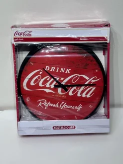 Tradera Coca-Cola väggklocka - Ny i förpackning> Ure Til Hjemmet