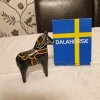 Tradera Dalahäst i svart med guldmönster - Ny i originalförpackning| Dalarheste