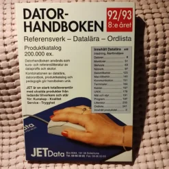 Hot Datorhandboken 92/93: Referensverk - Datalära - Ordlista - Produktkatalog Computere Og Teknik