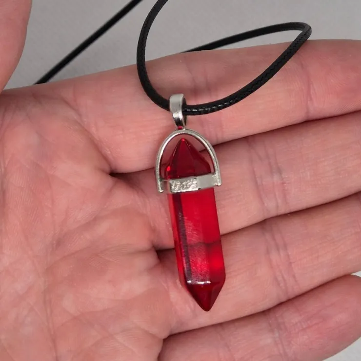 Tradera Ädelstensberlock röd> Halskæder