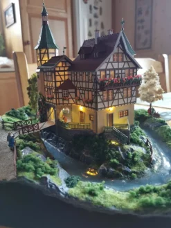 Tradera Detaljerad Modell av Medeltida Slott med Belysning HO| Skalamodeller