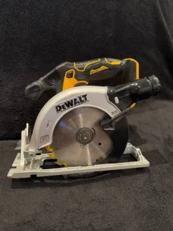 Clearance Dewalt DCS565 CIRKELSÅG 18V XR Brushless Maskiner