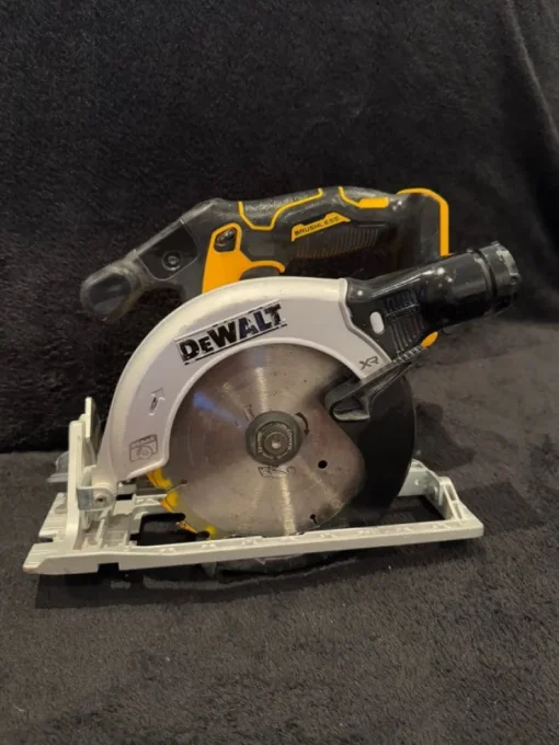 Clearance Dewalt DCS565 CIRKELSÅG 18V XR Brushless Maskiner