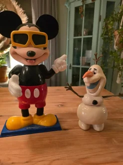 Tradera Disney Mickey Mouse och Olaf figurer| Disney