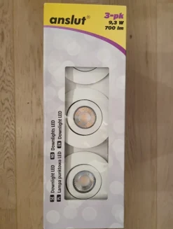 Online Downlight LED, 9,3W, 700lm, 2700K, IP23, 10 stycken, 3x3 +1, nya i original box! Belysning & Armaturer