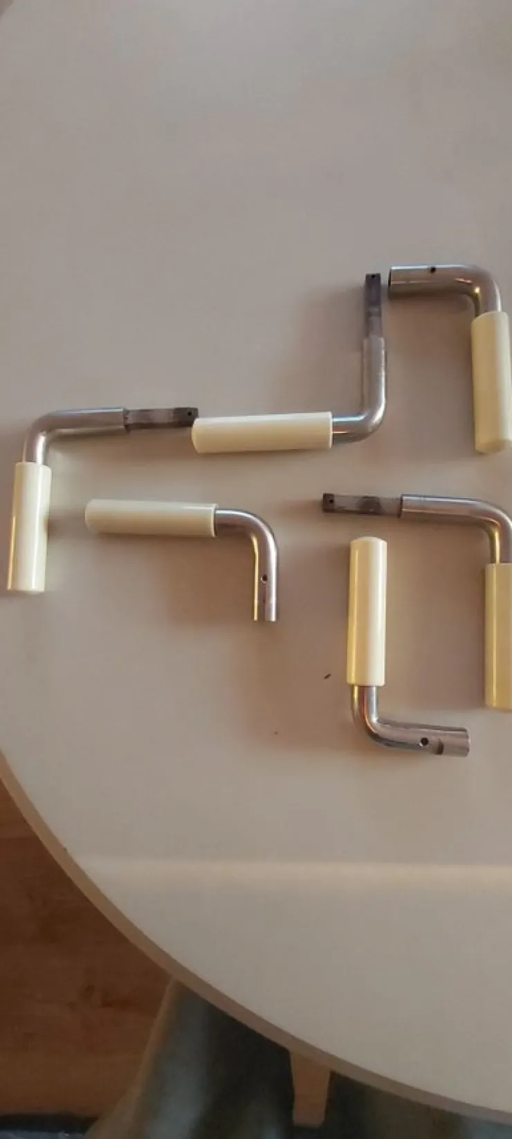 Shop Dörrhandtag retro i benvitt. Beslag & Reservedele