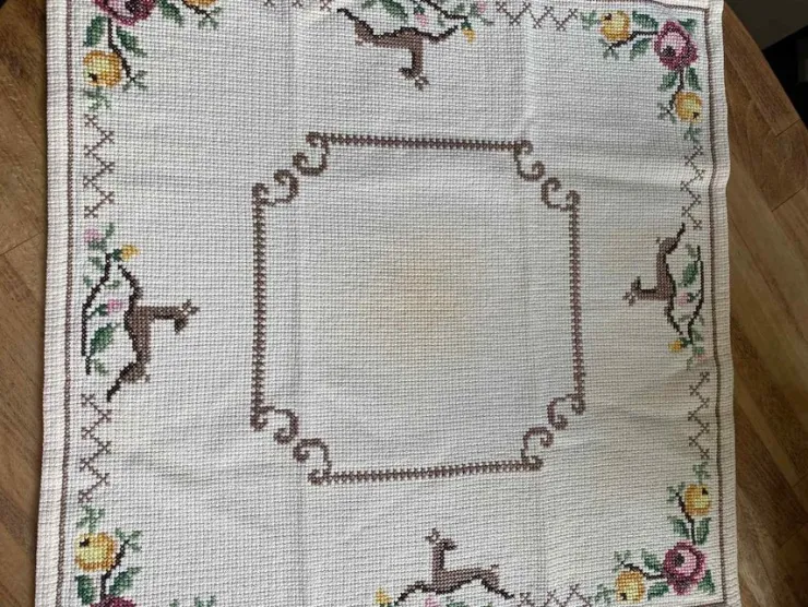 Best Duk broderad retro vintage Tekstiler