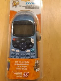 Outlet DYMO LetraTag Etikettskrivare med papper NY Forretningsdrift