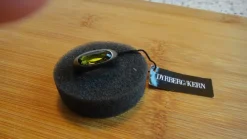 Tradera Dyrberg Kern ring, DACARA, I, antikt försilvrad, vacker grön kristall, oanvänt> Ringe
