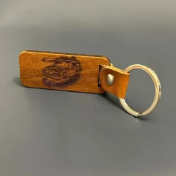 Tradera Elegant Nyckelring med Gravyr - Volvo 240| Merchandise