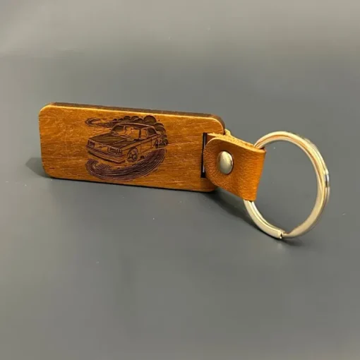 Tradera Elegant Nyckelring med Gravyr - Volvo 240| Merchandise