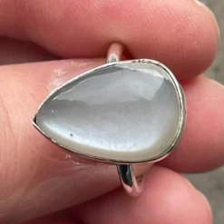 Tradera Elegant Ring med Månsten – Silverpläterad Infattning (Storlek ca 17 )> Ringe