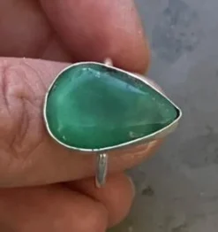 Tradera Elegant Ring med Naturlig Grön Aventurin– Silverpläterad Infattning (Storlek 18)> Ringe