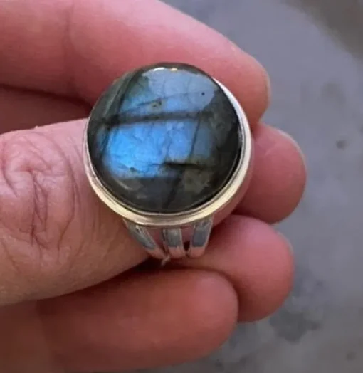 Tradera Elegant Ring med Naturlig Labradorit Silverpläterad (Storlek ca 18,5 / US 8.5 )> Ringe