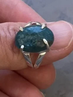 Tradera Elegant Ring med Naturlig Blå Apatit Silverpläterad (Storlek ca 18,5)> Ringe