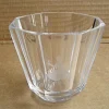 Shop En mindre glasvas med etsad figur signerad of 43108 CG.B? Glas