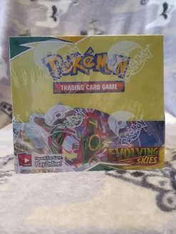 Tradera Evolving Skies Booster box> Spillekort