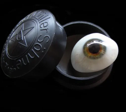Tradera Fantastiskt gammalt tysk porslinsöga / ögonprotes i sitt originaletui> Medicinske Gadgets