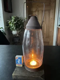 Fashion FIN GAMMAL STALLYKTA I GLAS OCH BLECKPLÅT ALLMOGE Almue