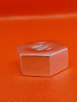 Hot Finsilver (999/1000): 1 hexagonal tacka 104 gram #2 Sølv