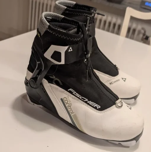 Tradera Fischer XC Control my style dam 38 längdpjäxor kombi pjäxor längdskidor> Langrend