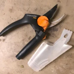 Tradera Fiskars P94 Beskärare med fodral| Haveredskaber