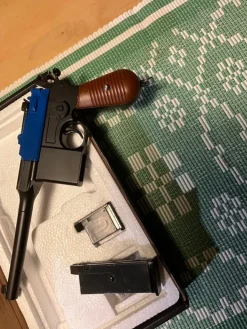 Tradera Fjäderdriven luftpistol.> Skydning