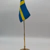 Tradera FLAGGSTÅNG I MÄSSING MED SVENSK FLAGGA> Flag