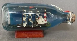 Tradera Flaskskepp på sockel.| Båd- & Skib-memorabilia