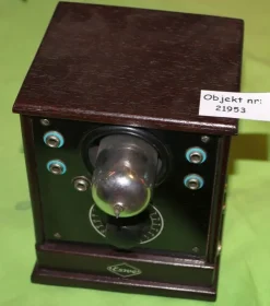 Tradera Förstärkare enrörs antik (21953)> Technica & Nautica