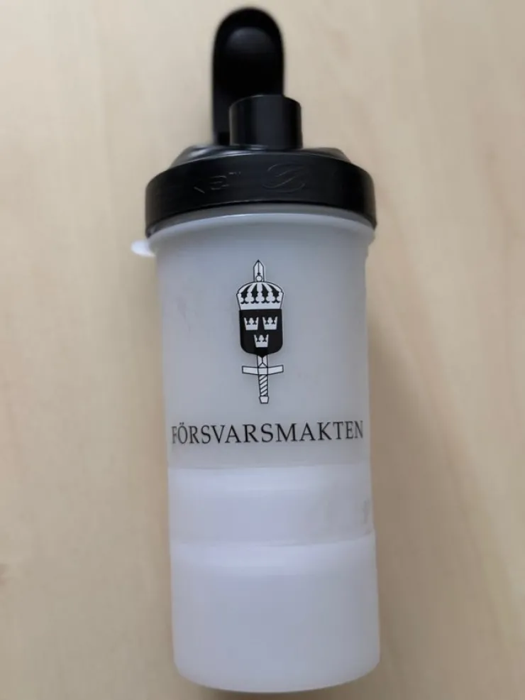 Tradera Försvarsmaktens proteinshaker> Militære Samlerobjekter