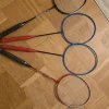 Tradera Fyra badmintonracketar med plast på handtagen> Badminton