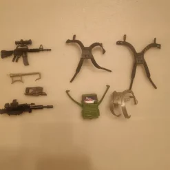 Tradera Galaxy fighters eller sungold warios haklapp rare> Samlerfigurer