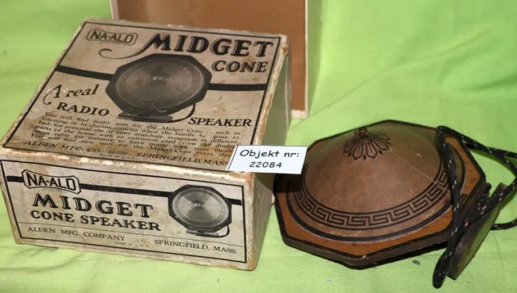 Tradera Gammal högtalare (22084)> Technica & Nautica