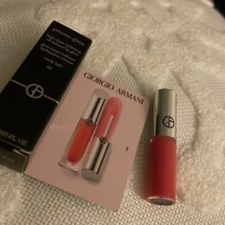 Tradera Giorgio Armani Prisma Gloss Lipgloss, 02 Candy Halo, mini, 1 ml, oanvänt> Makeup