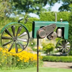 Tradera Grön Traktor Vindspel / Vindsnurra / Windgame Green tractor / Wind Wheel> Leg & Spil