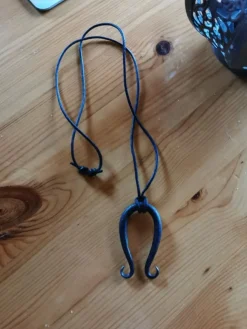 Tradera Gruvfrun halsband> Halskæder
