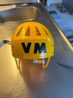 Tradera Gul Jofa hockeyhjälm VM bra skick.> Hockey & Skøjter