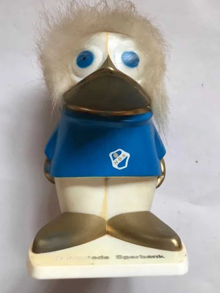 Tradera Halmstads Sparbank Sparbössa med HBK emblem> Sparebøsser