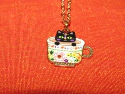 Tradera Halsband ca 51-52 cm med katt i kopp av emalj/rostfritt stål/kedja.> Selvdesignede Smykker