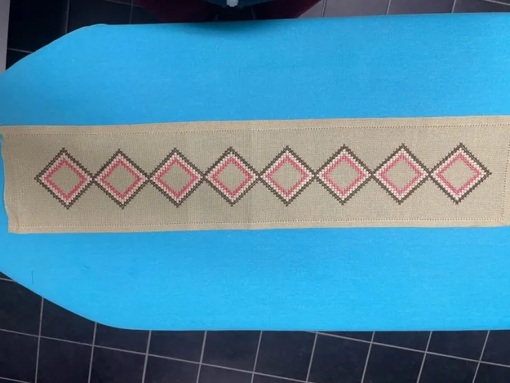 Tradera Handbroderad duk 60-tal| Indretning & Husholdning