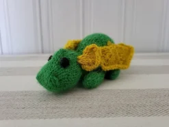 Tradera Handstickad drake| Baby, Børn & Leg